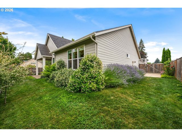 2301 OAKWAY Ter, Eugene, OR 97401