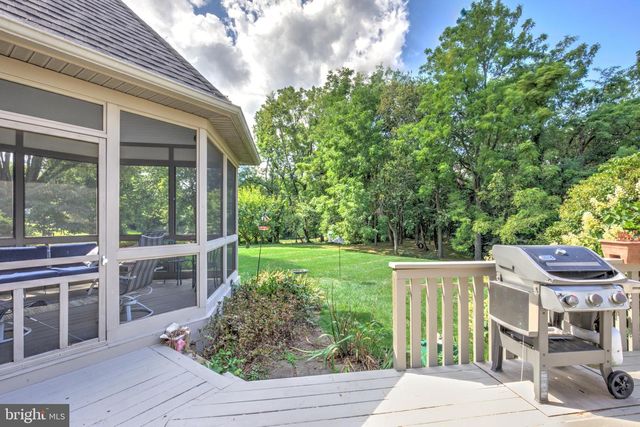 2 RESCH LN, Lancaster, PA 17602