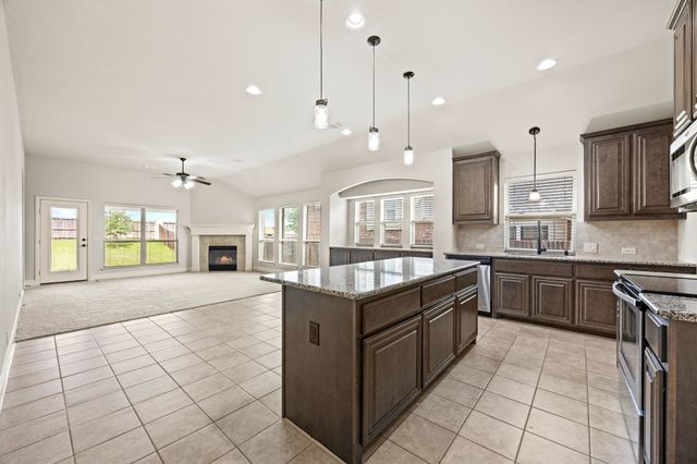 1020 Broken Wheel Trail, Aubrey, TX 76227