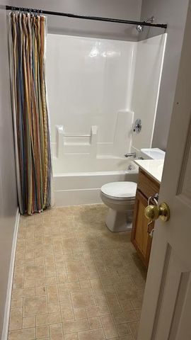 907 Rosewood Court, Paola, KS 66071