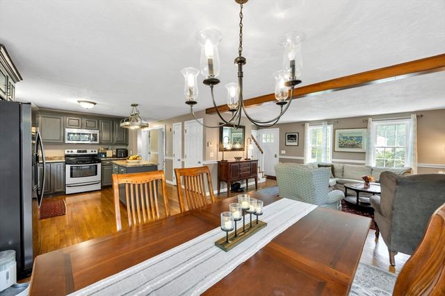 53 Thornberry Cir, Mashpee, MA 02649