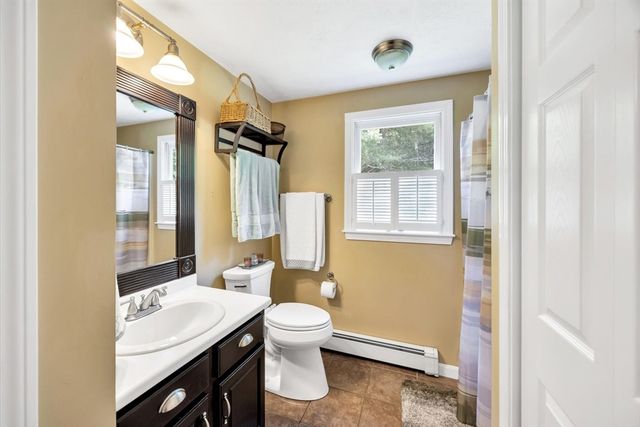 53 Thornberry Cir, Mashpee, MA 02649