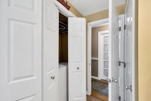 53 Thornberry Cir, Mashpee, MA 02649