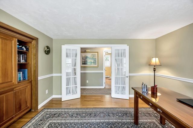 53 Thornberry Cir, Mashpee, MA 02649