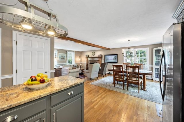 53 Thornberry Cir, Mashpee, MA 02649