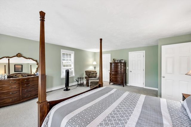 53 Thornberry Cir, Mashpee, MA 02649