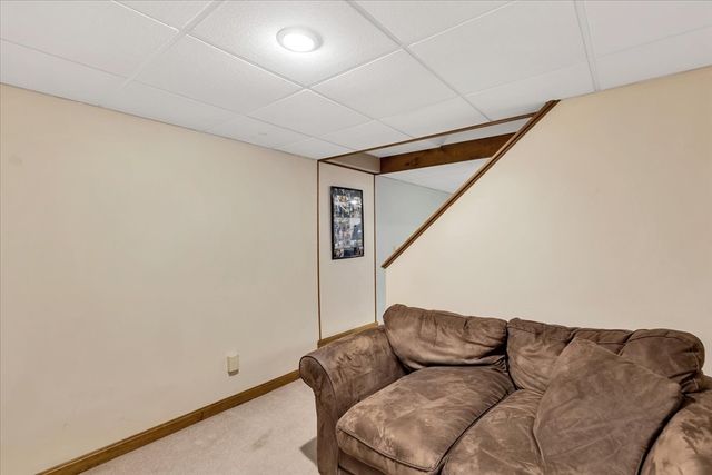 53 Thornberry Cir, Mashpee, MA 02649