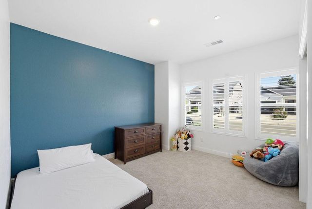5836 E Pitt Avenue, Fresno, CA 93727