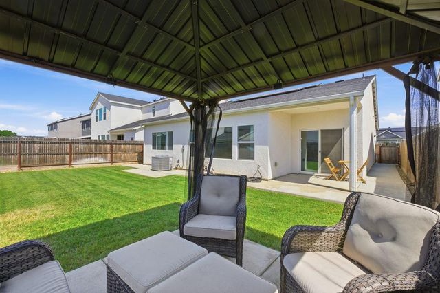 5836 E Pitt Avenue, Fresno, CA 93727