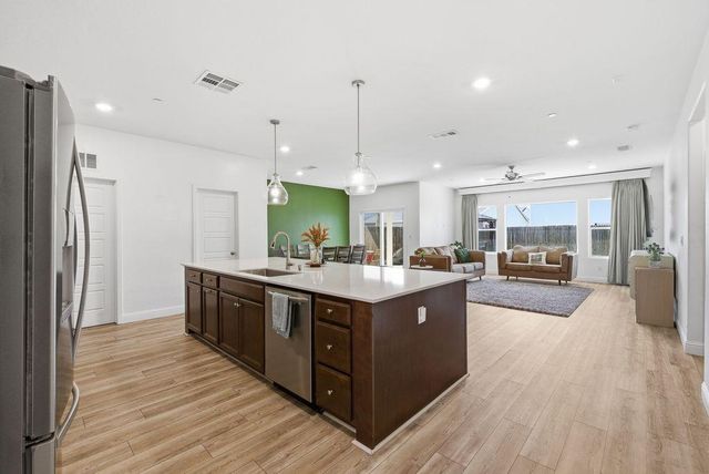 5836 E Pitt Avenue, Fresno, CA 93727