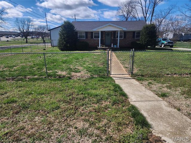 709 & 713 Janey Drive, Farmington, MO 63640