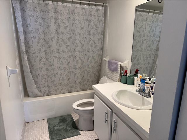 4174 Inverrary Dr 905, Lauderhill, FL 33319