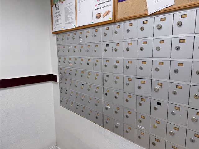 4174 Inverrary Dr 905, Lauderhill, FL 33319