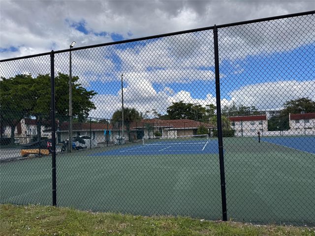 4174 Inverrary Dr 905, Lauderhill, FL 33319