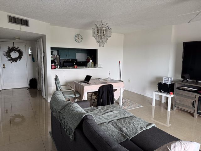 4174 Inverrary Dr 905, Lauderhill, FL 33319