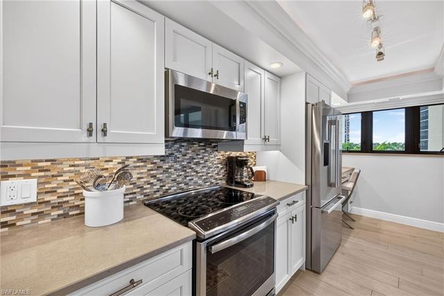 6020 Pelican Bay BLVD 402, Naples, FL 34108