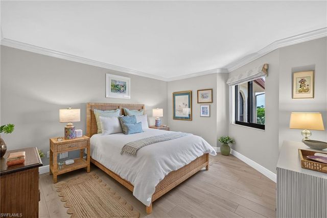 6020 Pelican Bay BLVD 402, Naples, FL 34108