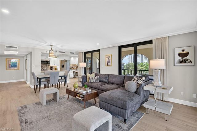 6020 Pelican Bay BLVD 402, Naples, FL 34108
