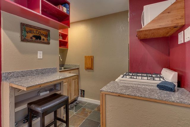 7064 6th Avenue, Tahoma, CA 96142