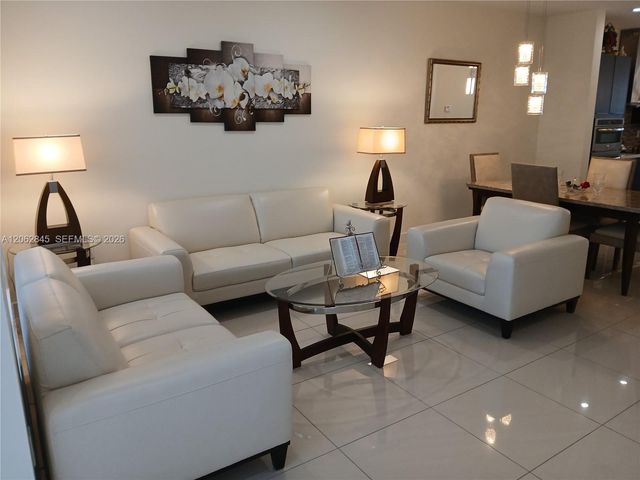 6415 NW 102nd Path 208, Doral, FL 33178