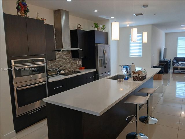 6415 NW 102nd Path 208, Doral, FL 33178