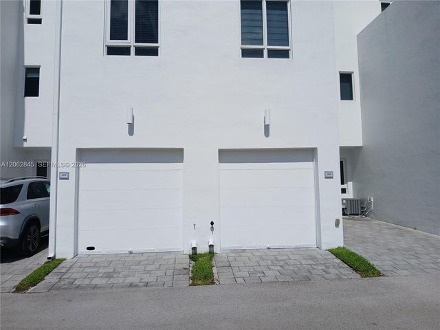 6415 NW 102nd Path 208, Doral, FL 33178
