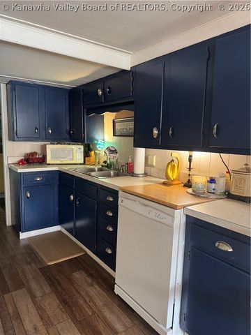 1404 Kanawha Street, Hansford, WV 25103