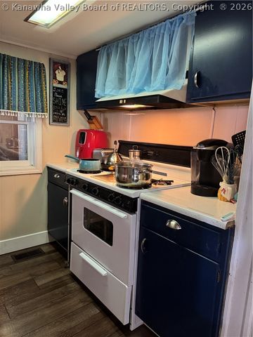 1404 Kanawha Street, Hansford, WV 25103