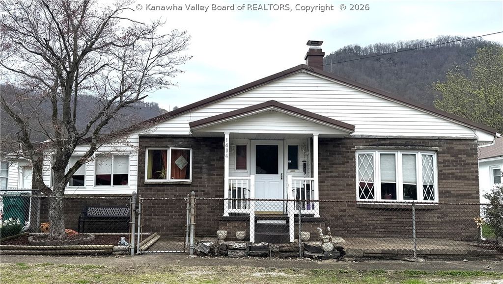 1404 Kanawha Street, Hansford, WV 25103