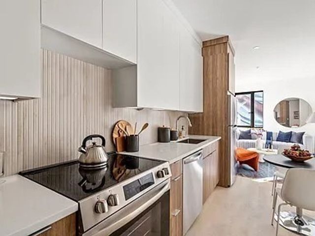 87 Oxford Street 406, Lynn, MA 01901