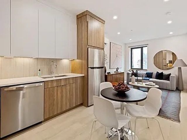 87 Oxford Street 406, Lynn, MA 01901