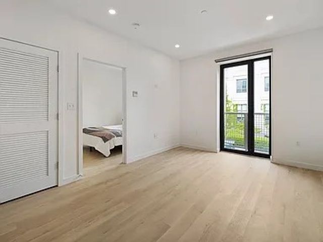 87 Oxford Street 406, Lynn, MA 01901