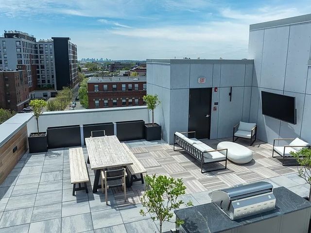 87 Oxford Street 406, Lynn, MA 01901