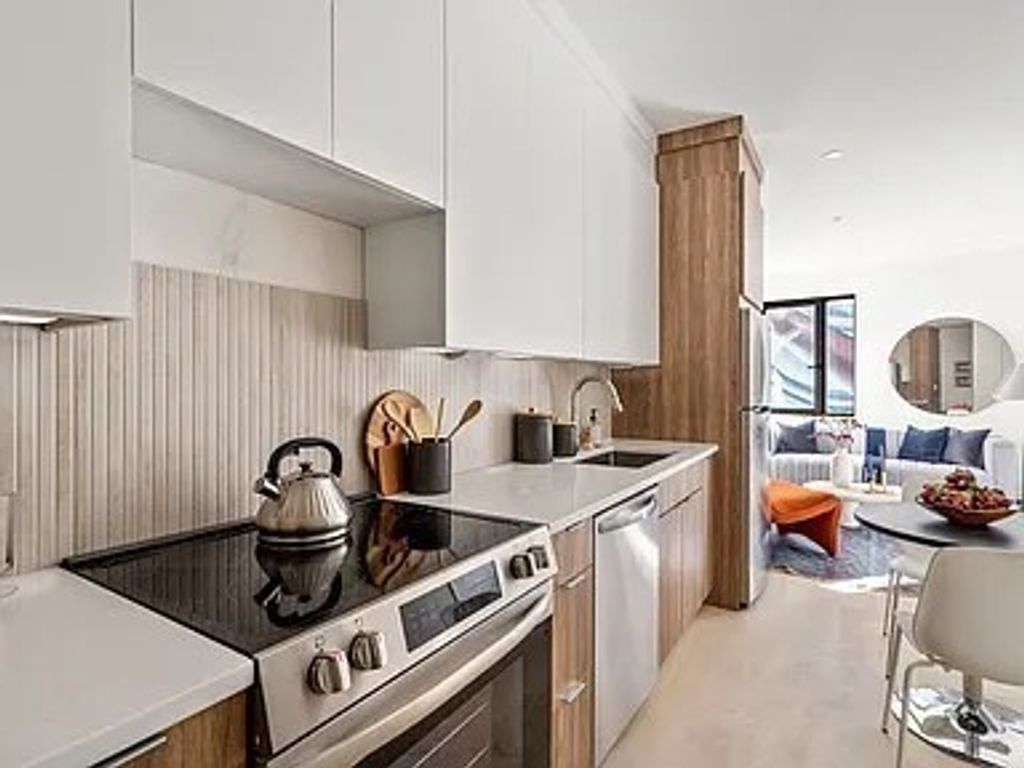 87 Oxford Street 406, Lynn, MA 01901