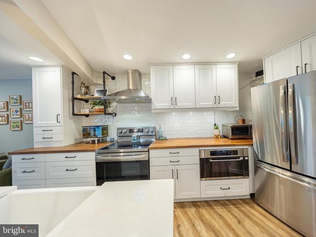 11287 SILENTWOOD LN, Reston, VA 20191