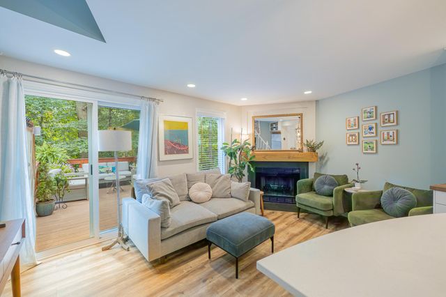 11287 SILENTWOOD LN, Reston, VA 20191