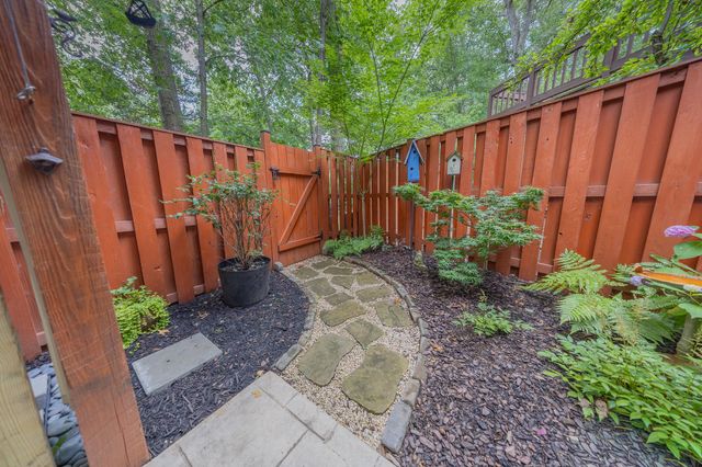 11287 SILENTWOOD LN, Reston, VA 20191