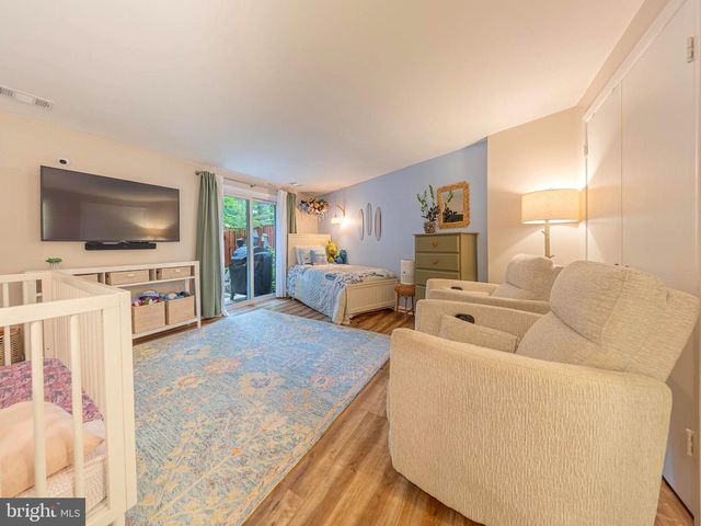 11287 SILENTWOOD LN, Reston, VA 20191