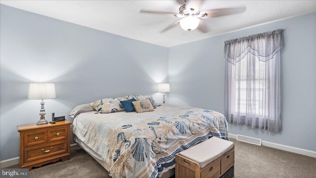 Image 19 of property listing at 6609 BLACKHEAD RD, Baltimore, MD 21220