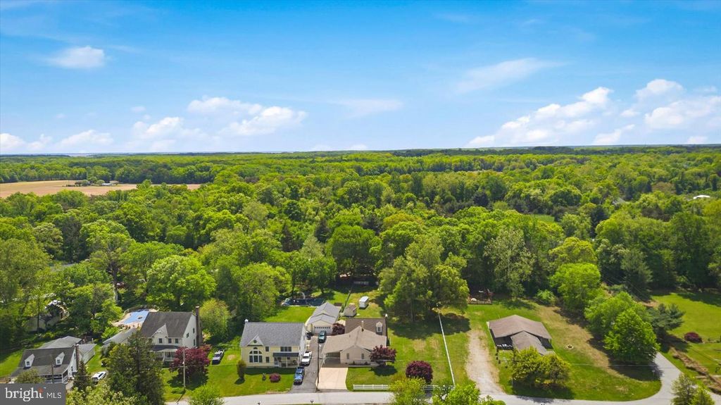 Image 46 of property listing at 6609 BLACKHEAD RD, Baltimore, MD 21220