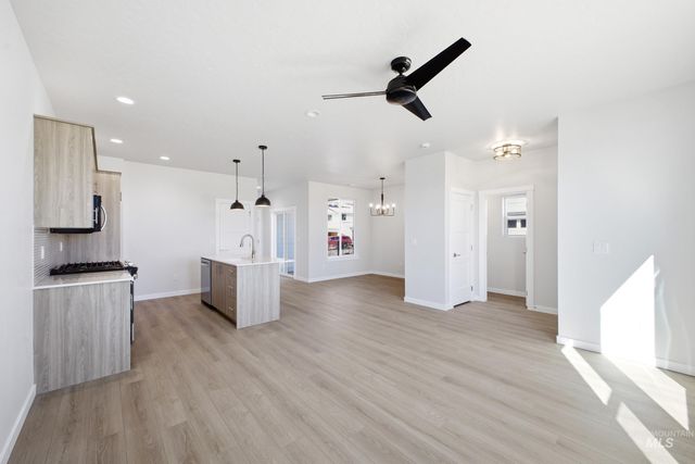 6903 S Harvest Cove Ave, Boise, ID 83709