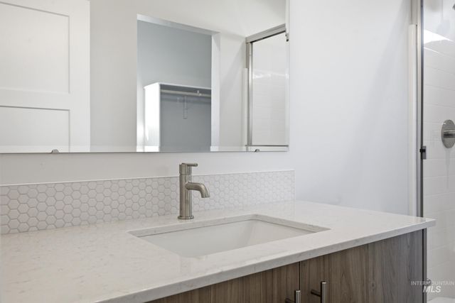 6903 S Harvest Cove Ave, Boise, ID 83709