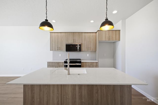 6903 S Harvest Cove Ave, Boise, ID 83709