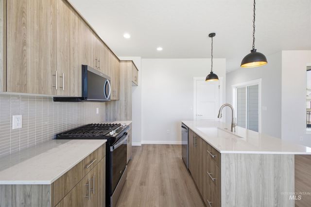 6903 S Harvest Cove Ave, Boise, ID 83709