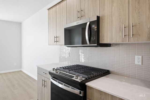 6903 S Harvest Cove Ave, Boise, ID 83709