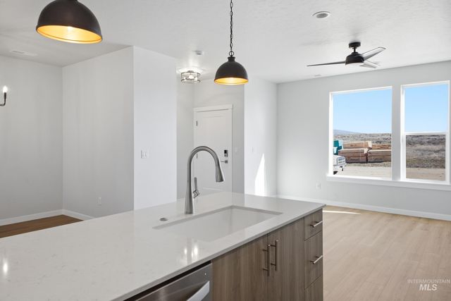 6903 S Harvest Cove Ave, Boise, ID 83709