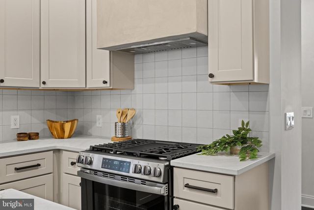5131 CEDAR AVE, Philadelphia, PA 19143