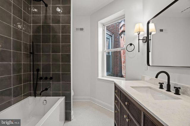 5131 CEDAR AVE, Philadelphia, PA 19143