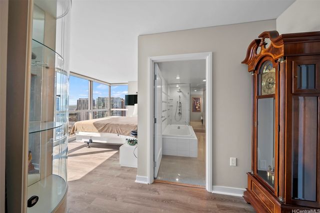 1177 Queen Street 4002, Honolulu, HI 96814