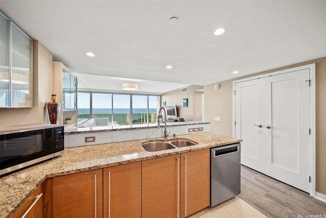 1177 Queen Street 4002, Honolulu, HI 96814